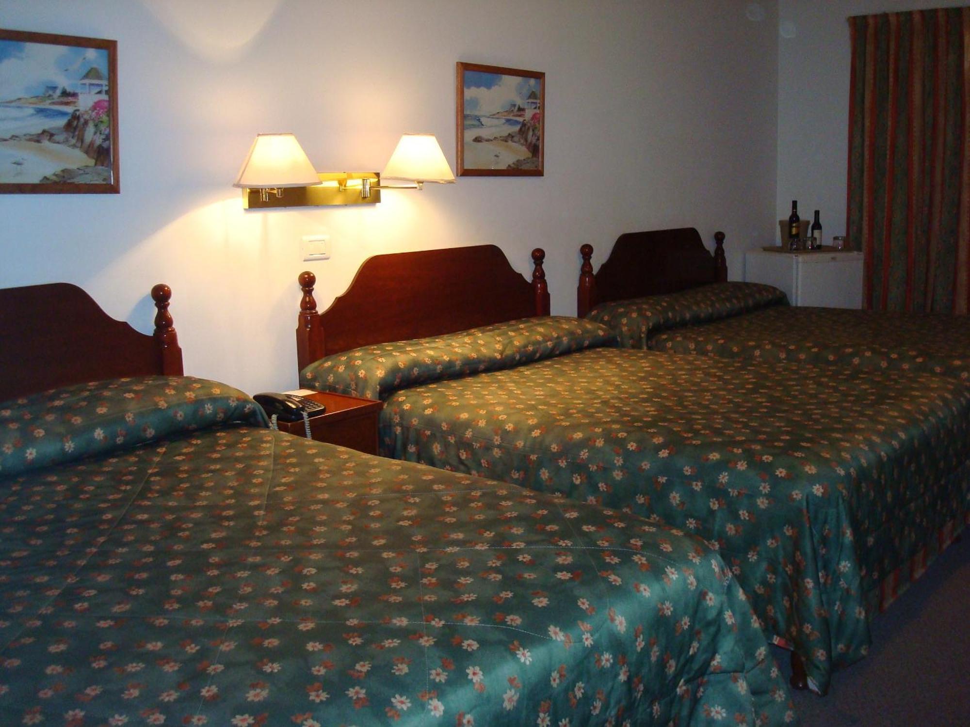 Family Inn San Rafael  Zewnętrze zdjęcie