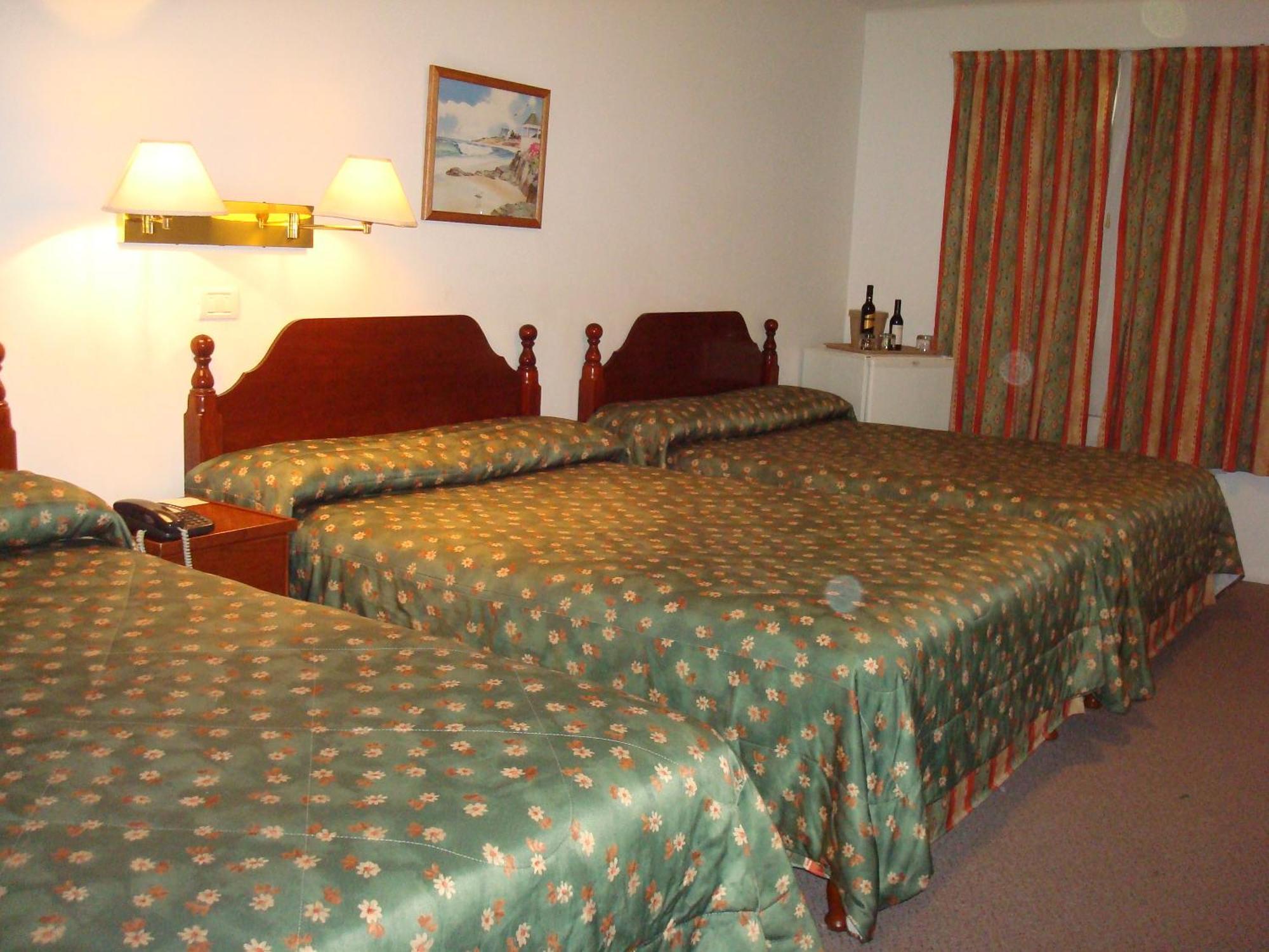 Family Inn San Rafael  Zewnętrze zdjęcie